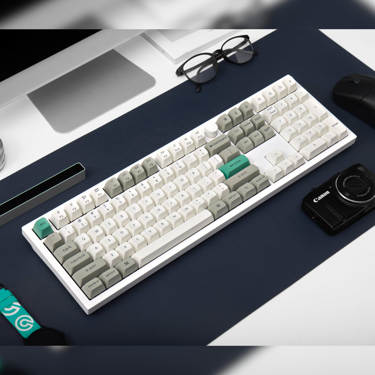 Keychron Q6 Max QMK/VIA Wireless Custom Mechanical Keyboard KSA Gateron Red Jupiter Switches - Shell White
